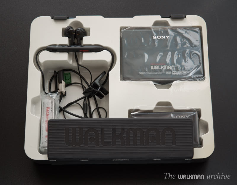 SONY WM-R707, the smallest recording walkman ever made | The Walkman