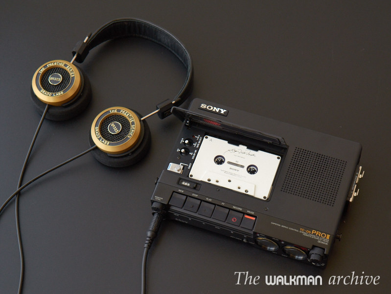 SONY TPS-L2 - The Walkman Archive
