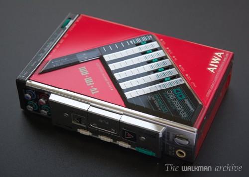 AIWA Walkman HS-J9 Red 01