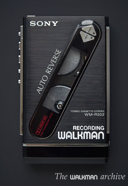 【SONY】カセットテープウォークマン  WM-R202  ジャンク品 SONY】カセットテープウォークマン WM-R202 ジャンク品